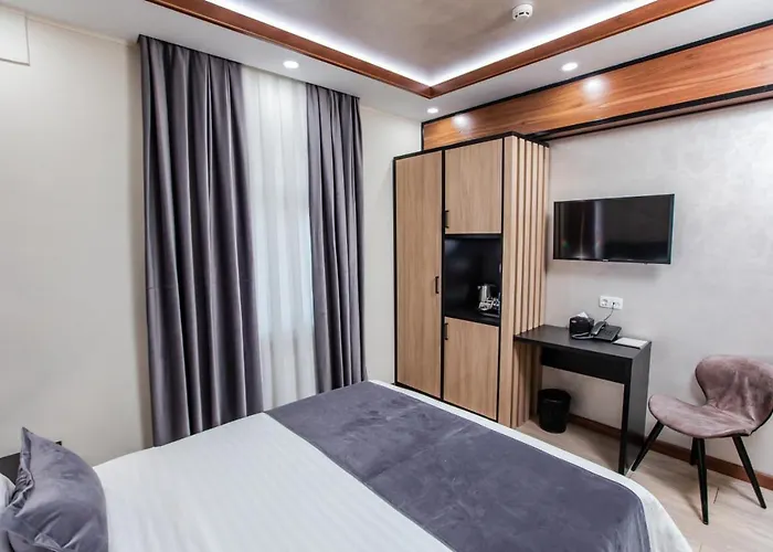 Art Deluxe Hotel